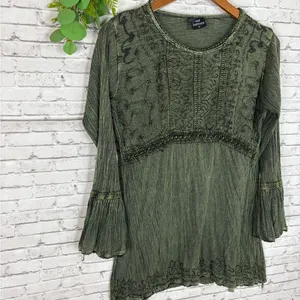 Vintage Y2K does 90’s Green Boho Crinkle Blouse thumbnail 2