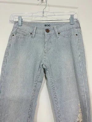 BDG Urban Outfitters Blue Size 24 Mid-Rise Cigarette Ankle Striped Jeans thumbnail 2