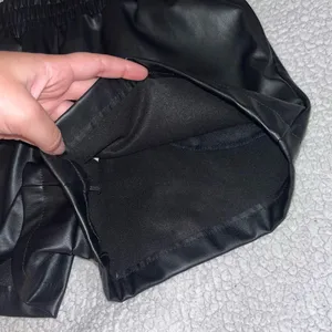 Faux Leather Shorts Black Size M thumbnail 7