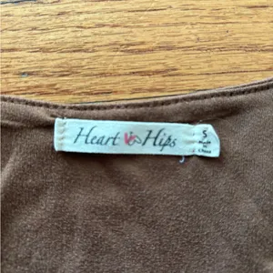 Heart & Hips Brown Dress thumbnail 2