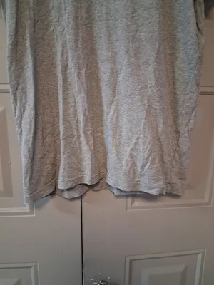Hollister v-neck t-shirt bird logo on left chest short sleeve in gray grey size large. thumbnail 5