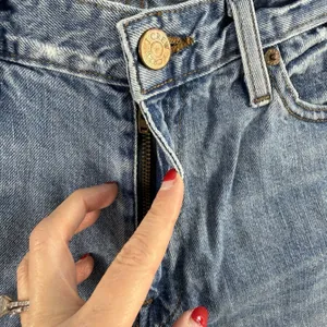 JCrew Sz 29 Jeans Shorts Broken In Boyfriend Cutoffs Blue Denim Distressed C0873 thumbnail 4