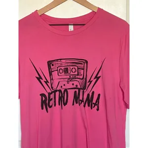 Womens Retro Mama Cassette Tape Graphic T Shirt Hot Pink Casual Tee Top thumbnail 2
