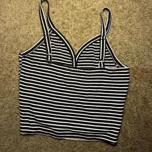Size Medium Striped Button‎ Down Tank Top thumbnail 3