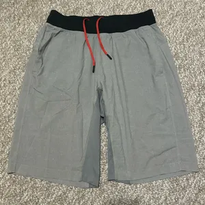 Lululemon Mens T.H.E Short 11” Size Medium Grey Linerless Workout Gym thumbnail 1