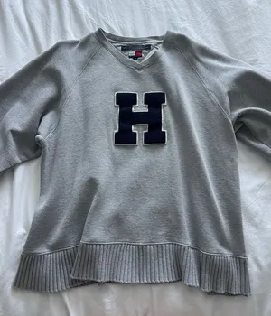 Grey V-Neck Tommy Hilfiger Sweater with H patch  thumbnail 1