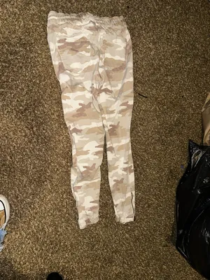 American Eagle Camo Joggers thumbnail 2