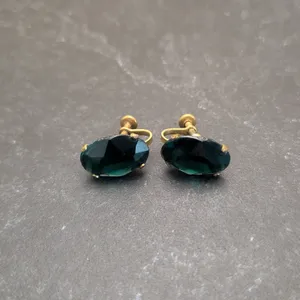 Vintage Screw On Earrings 0.75" Large Dark Green Faceted Oval thumbnail 2