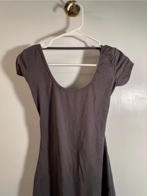 Women’s Size Small Athletic Romper Short Sleeve Open Back Dark Gray Scoop Neck‎ thumbnail 2