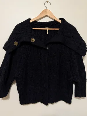 Free People Chunky Knit Cropped Cardigan Sweater Medium Wool Blend Black thumbnail 4