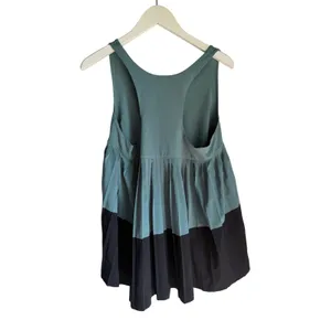 Athleta Women's Green Colorblock Swing Tank Top Medium Sleeveless Travel Hiking thumbnail 4