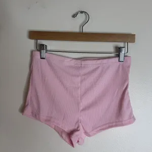 Ribbed Knit Lounge Set Womens Medium Pink Crop Top Shorts Button Stretch Casual thumbnail 2