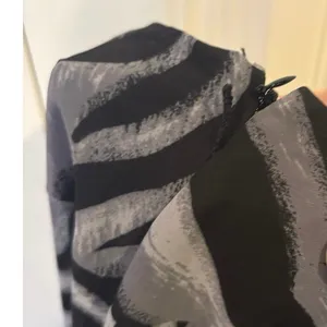 East‎ 5th Black And Gray Midi Zebra Print Skirt Size 10 thumbnail 5
