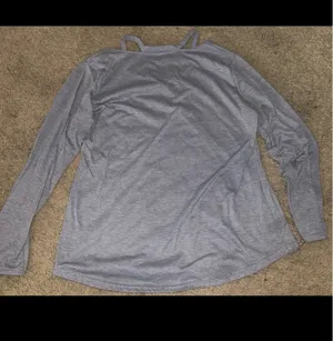 Gray long sleeve shirt Size L thumbnail 2