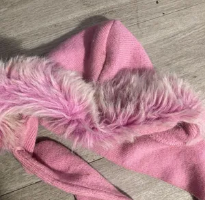 Hat scarf thumbnail 1