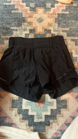 Lululemon Shorts Hotty Hot thumbnail 4