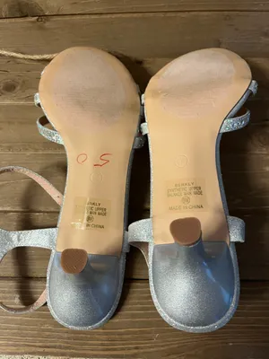 L Lorraine Berkly Silver Rhinestone Shoes Formal Prom Wedding kitten Heels Sz 9 thumbnail 6