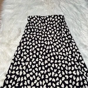 Ann Taylor Women's Size XS Pull On‎ A-Line Skirt Black White Heart Print Midi thumbnail 3
