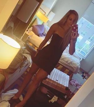 Pretty Little Thing Black Dress thumbnail 2
