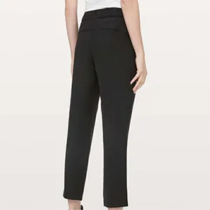 Lululemon On The Fly Pant Woven 27” Size 2 thumbnail 2
