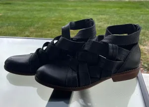 shoes thumbnail 1