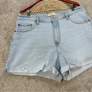 Abercrombie & Fitch Curve Love The Dad Short High Rise Cuff Hem Light Wash 34/18 thumbnail 3