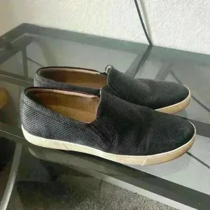 Women's Naturalizer Navy Slip On‎ Leather Sneakers Size 11 thumbnail 3