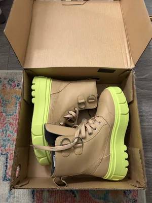 Sorel Boots thumbnail 3