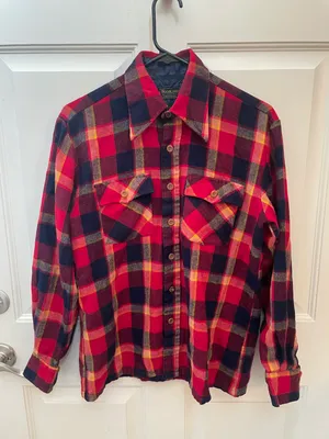 Woodland Vintage Red Buffalo Plaid Flannel Shirt Medium Long Sleeve Heavy thumbnail 1