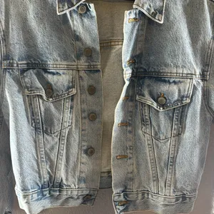 Brandy Melville John Galt Cropped Denim Jacket thumbnail 4