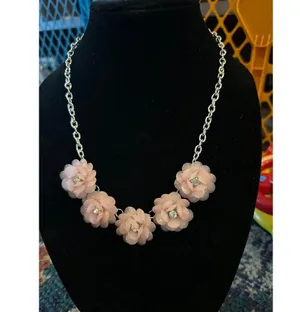Elegant Pastel Pink Floral Blossom Crystal Statement Necklace silver Adjustable thumbnail 8