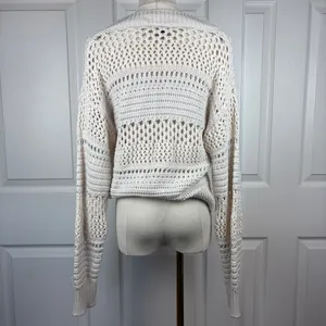 Universal Threads white crochet sweater thumbnail 2