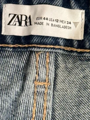 ZARA Women’s Distressed Ripped Straight Leg Jeans Size 12 thumbnail 6