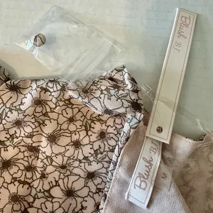 Blush BJ Floral‎ Cropped puffed short sleeve elastic waist NWT Med thumbnail 7