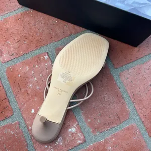 NWT Marc Fisher Heels Size 7 thumbnail 3