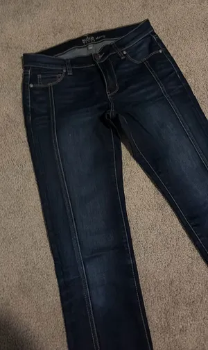 High waisted, dark washed jeans thumbnail 1