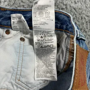 Levi's 501 Original Fit Jeans Women 28x28 Blue Distressed Button Fly Fit 28x27 thumbnail 10
