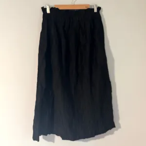 J. Crew Black Crinkle Gathered Waist Skirt Pull-On Midi Length - size Small thumbnail 2
