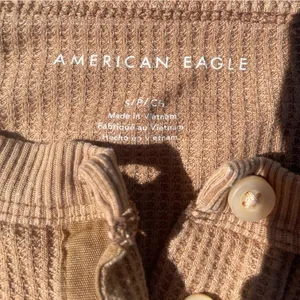American Eagle Size Small Waffle Knit Henley Shirt Thermal Fall Brown Tan thumbnail 4