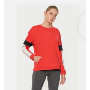 Nike Red Crewneck Sweatshirt Women Medium‎ Athletic Pullover Logo thumbnail 3