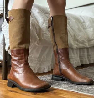 VINTAGE LEATHER BOOTS thumbnail 3