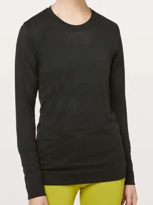 Rare Lululemon Breeze by long sleeve Lululemon across chest black size 4 thumbnail 1