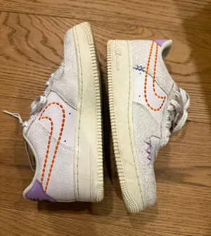 Nike sneakers thumbnail 1