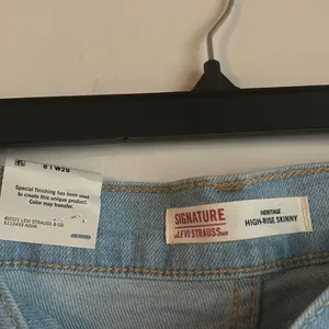 Signature Levi Strauss Heritage High Rise Skinny Light Wash Jeans Womens 8W29 thumbnail 5