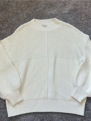 Le Lis Cream Chunky Knit Crewneck Sweater thumbnail 2