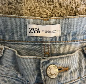 ZARA Light Wash Wide Leg High Waisted Ripped Jeans thumbnail 8