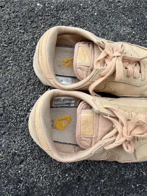 Nike Daybreak Premium Tan Beige Suede Sneakers Women’s 7.5 thumbnail 4