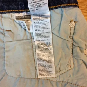 NWT Levi’s 501 Jean shorts 28 button-fly medium wash raw hem thumbnail 8