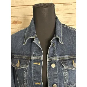 GAP classic button-up denim jean trucker jacket Size Small thumbnail 3