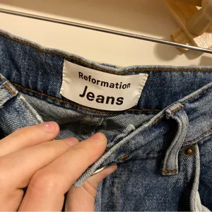 Reformation Liza High Rise Straight Jean in Lanai size 26 thumbnail 7